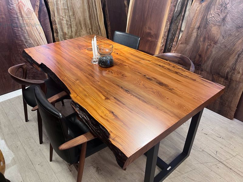 Bàn ăn gỗ Me Tây đơn giản, tinh tế