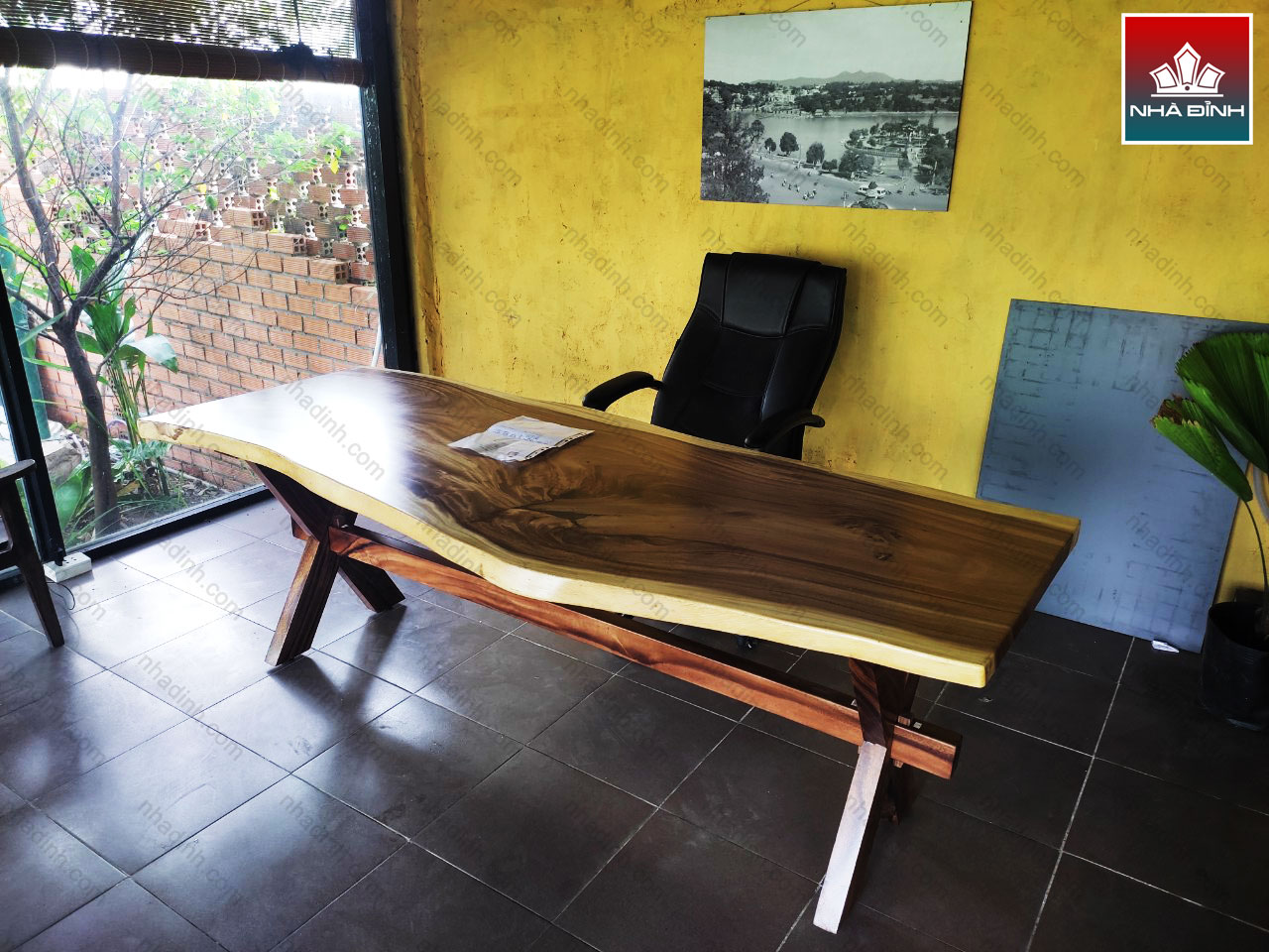 Bàn làm việc gỗ Me Tây nguyên khối
