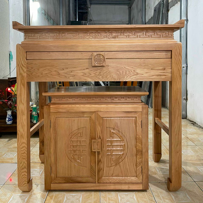 Bàn thờ treo tường gỗ Sồi với thiết kế ấn tượng mang đến sự ấm cúng và gần gũi cho không gian