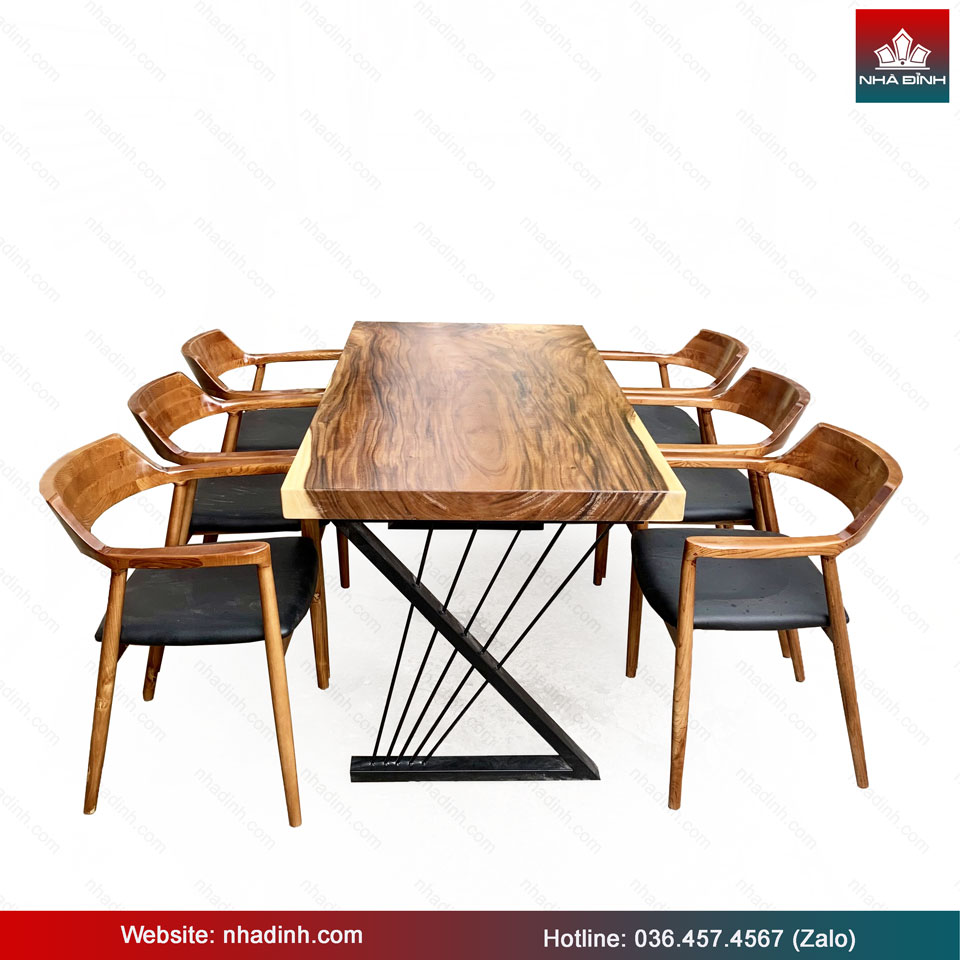 Bàn gỗ nguyên Tấm